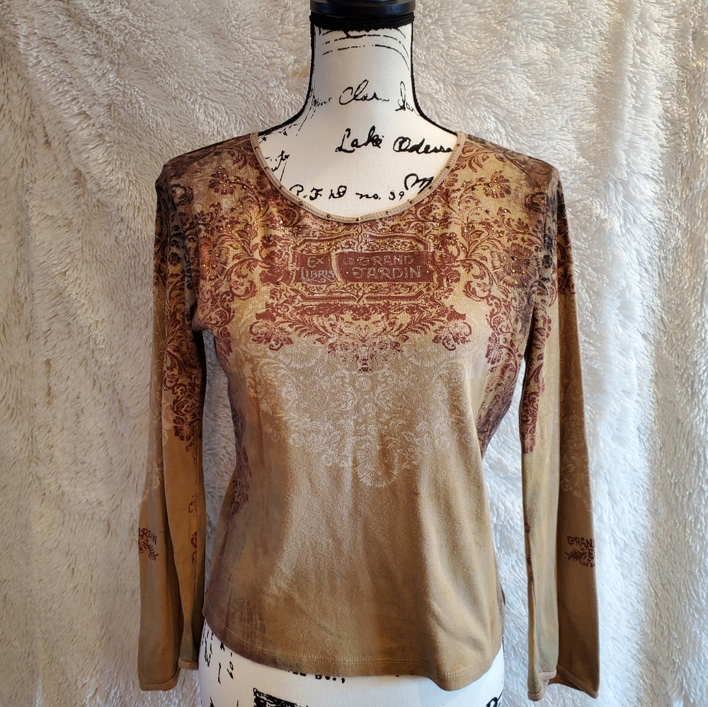 SKINNY MINNIE Graphic Top  - Large